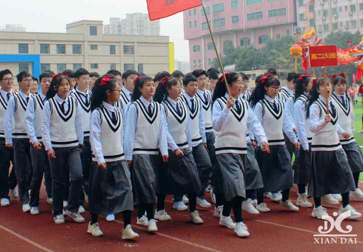 用#人间烟火定格照 看2020校运会集锦，不管定格到哪，可爱的孩子们都能扛得住！