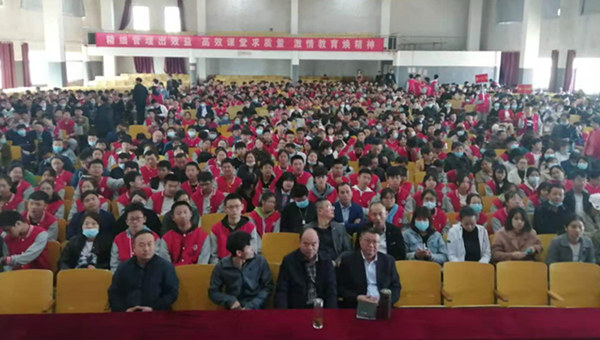 迎宾3副本.jpg 迎宾3副本.jpg