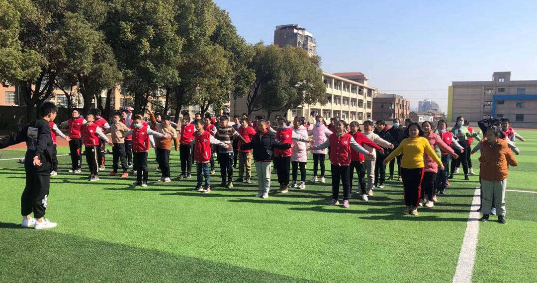 体育4_副本.jpg 体育4_副本.jpg